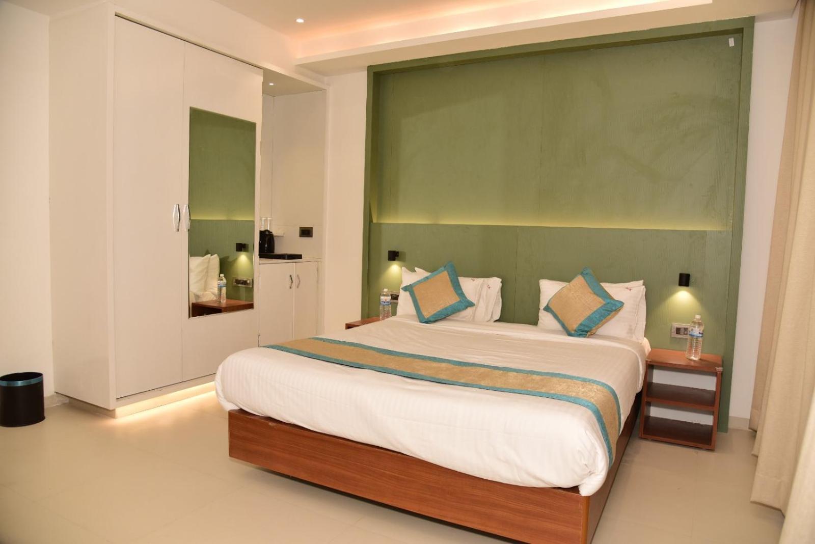 Hotel Sai Krishna Shirdi Esterno foto