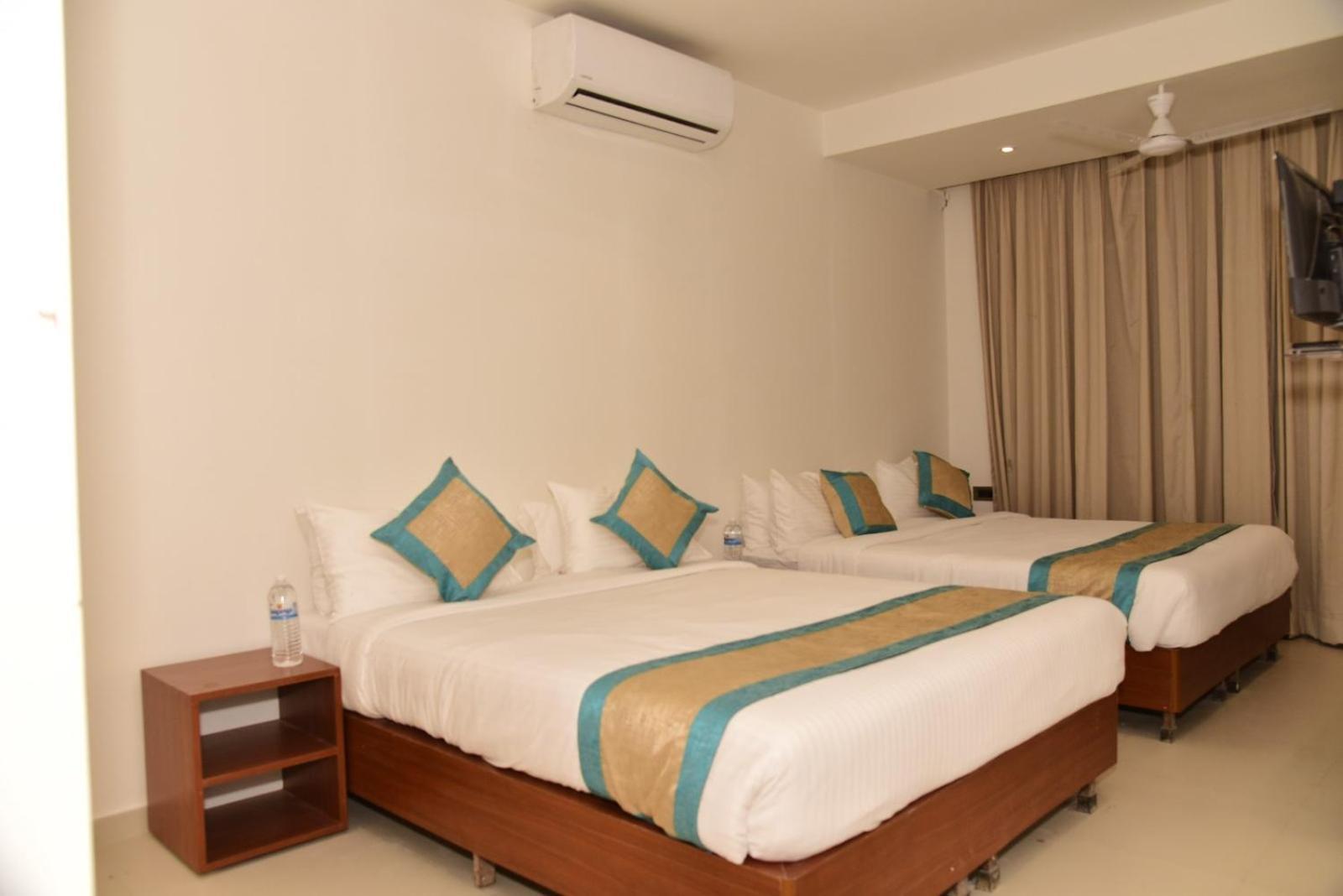 Hotel Sai Krishna Shirdi Esterno foto