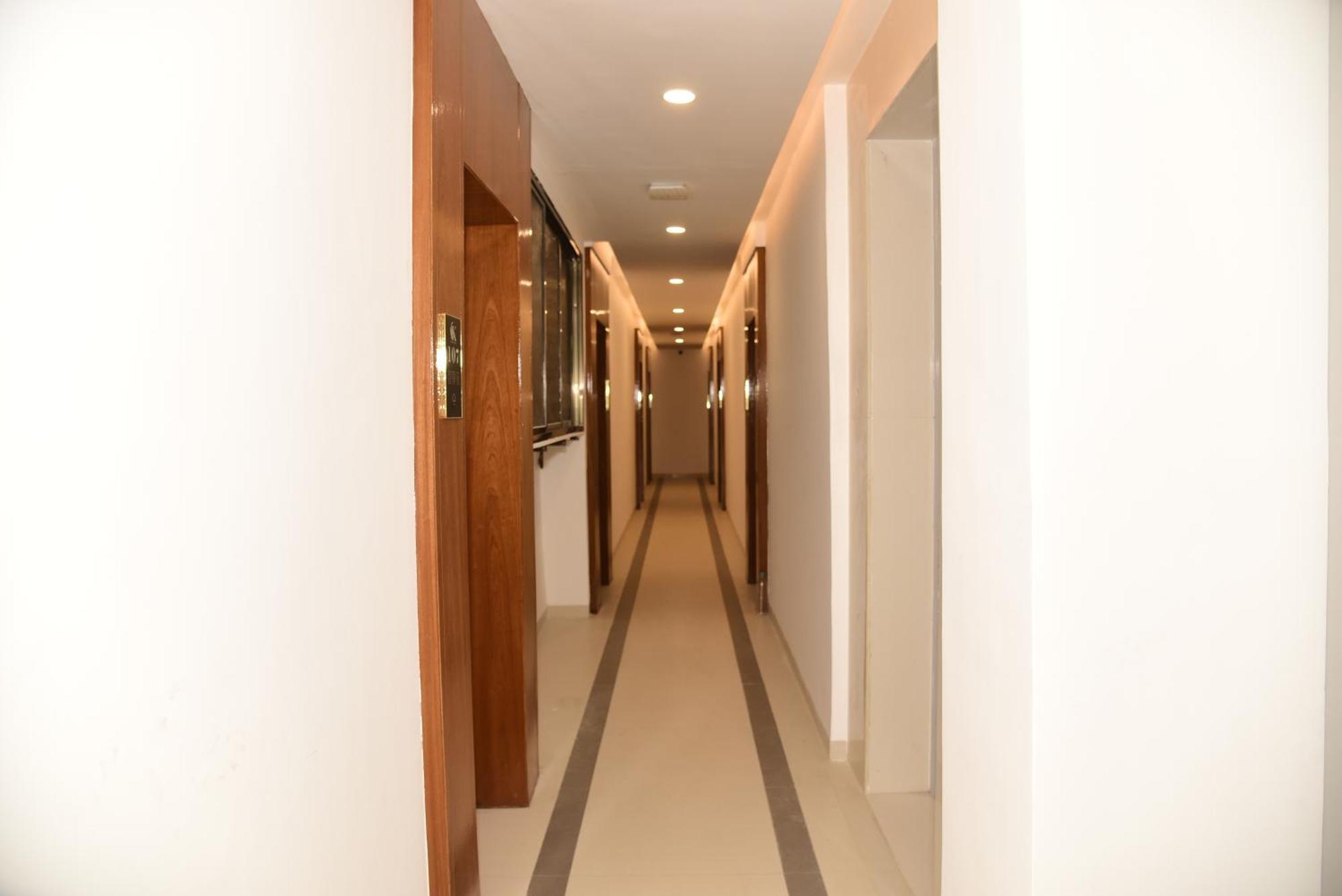 Hotel Sai Krishna Shirdi Esterno foto