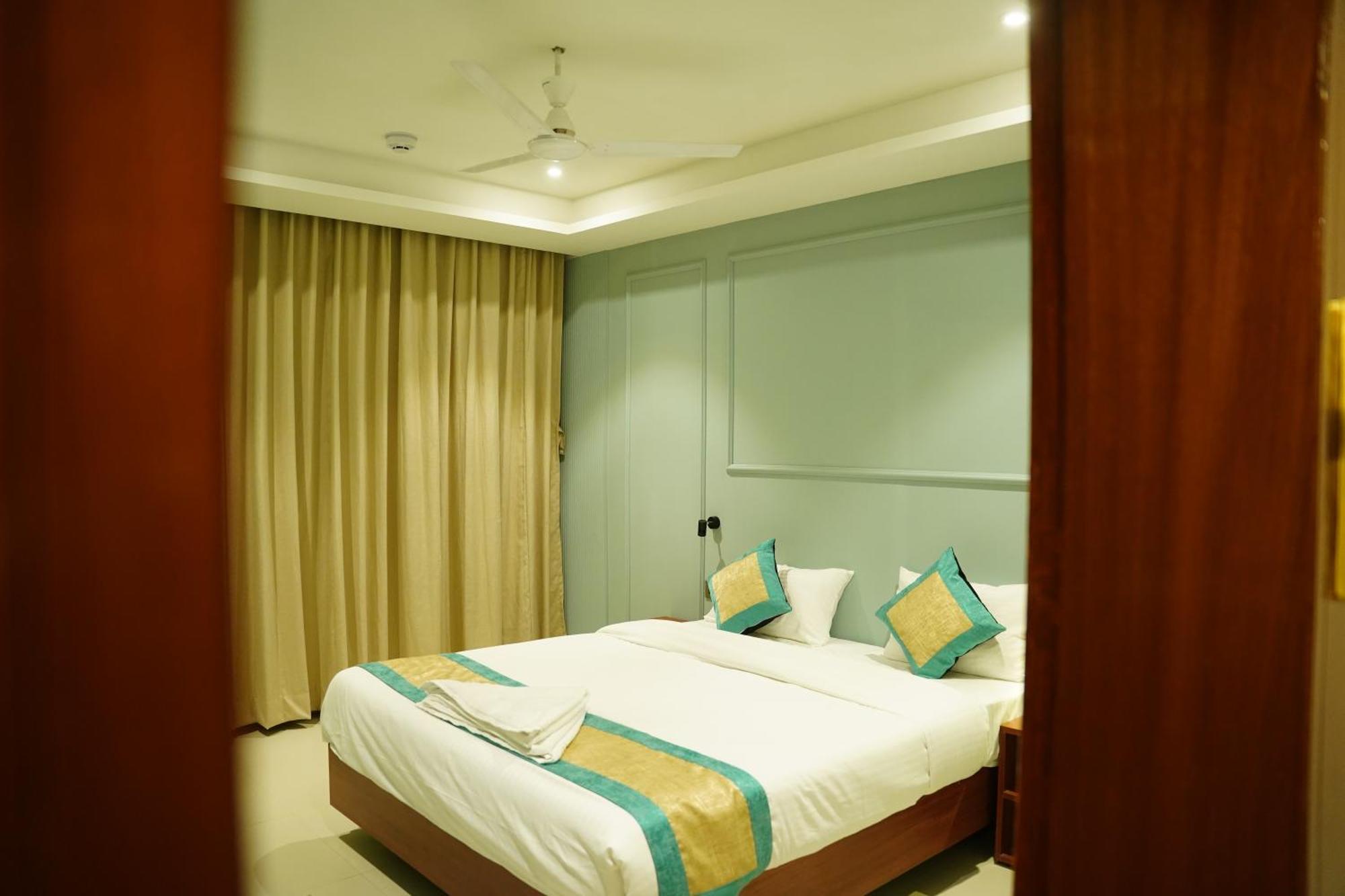 Hotel Sai Krishna Shirdi Esterno foto