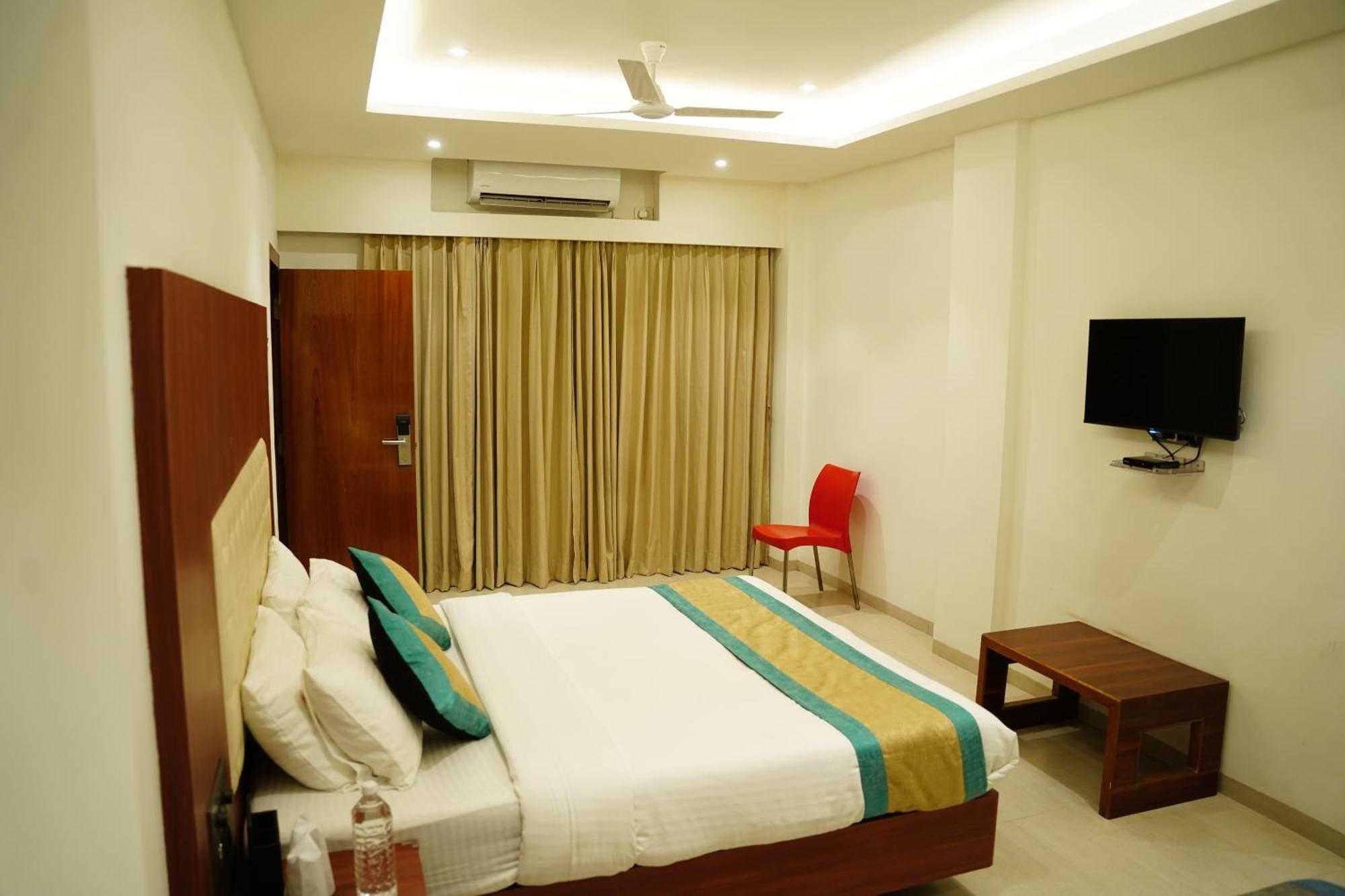 Hotel Sai Krishna Shirdi Esterno foto